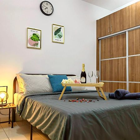 Alanis Residences Klia Kota Warisan Sepang By Dreamstay エクステリア 写真